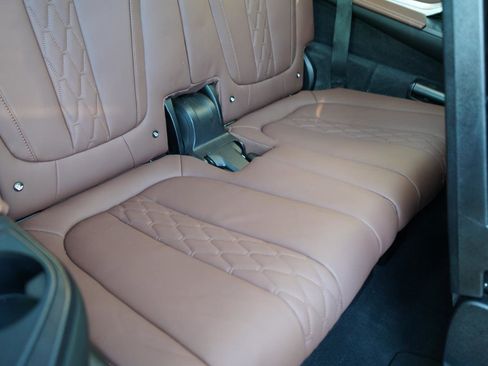 Used 2025 BMW X7 xDrive40i w/ Executive Package image 67