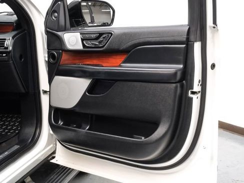 Used 2021 Lincoln Navigator Reserve w/ Luxury Package image 54