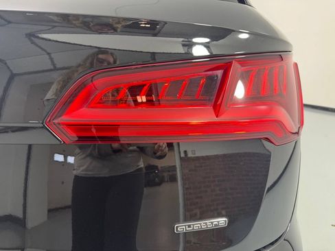 Used 2019 Audi Q5 2.0T Premium Plus w/ Premium Plus Package AWD/4WD image 8