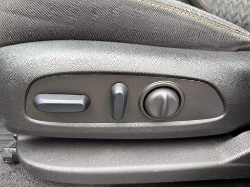 Used 2024 Chevrolet Equinox LT w/ LPO, Floor Liner Package image 15