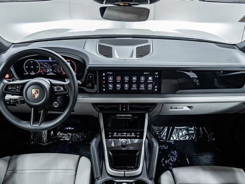 Certified 2025 Porsche Cayenne AWD/4WD image 13