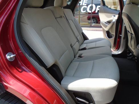 Used 2017 Hyundai Santa Fe Sport FWD image 11