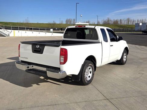 Used 2015 Nissan Frontier S image 5