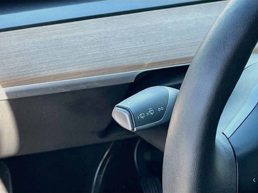 Used 2023 Tesla Model Y Long Range AWD/4WD image 10