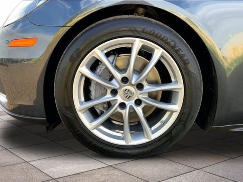 Used 2018 Porsche Panamera 4 AWD/4WD image 9