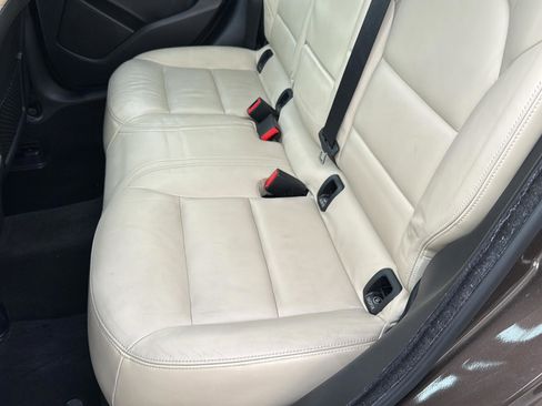 Used 2018 INFINITI QX30 Premium w/ Navigation Package image 21