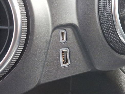 Used 2020 Chevrolet Blazer LT image 24