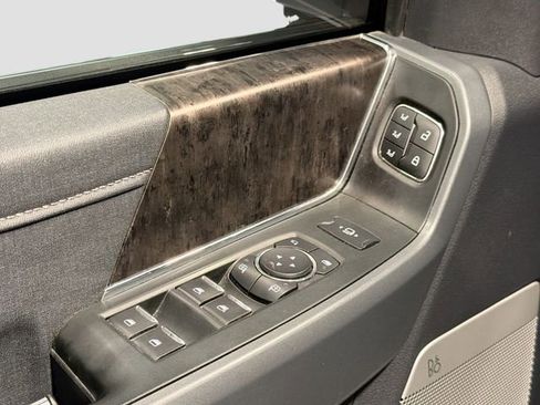 Used 2024 Ford F250 Lariat w/ Lariat Ultimate Package AWD/4WD image 16