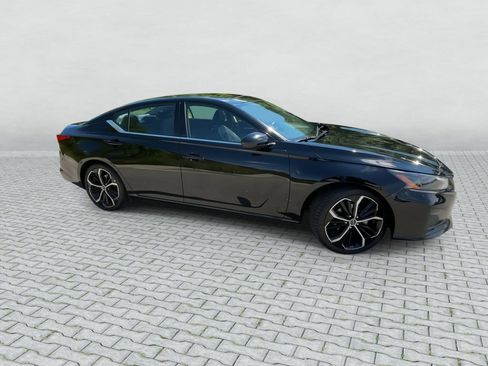 Certified 2024 Nissan Altima 2.5 SR FWD image 2