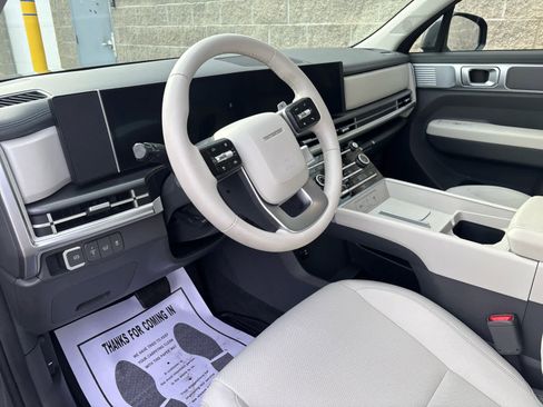 Used 2025 Hyundai Santa Fe SE image 8