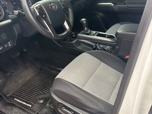 Used 2020 Toyota Tacoma TRD Off-Road image 9