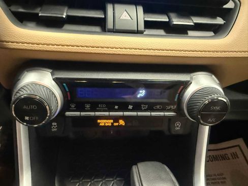 Used 2021 Toyota RAV4 XLE w/ Convenience Package AWD/4WD image 34