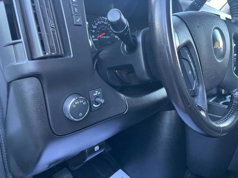 Used 2022 Chevrolet Express 3500 w/ Driver Convenience Package image 17