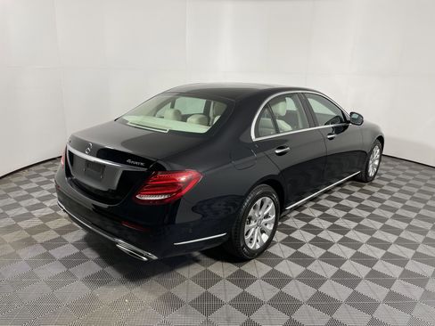 Used 2017 Mercedes-Benz E 300 4MATIC image 5