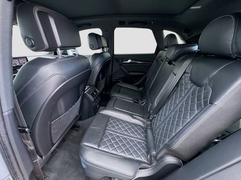 Used 2019 Audi SQ5 Premium Plus w/ Premium Plus Package image 16