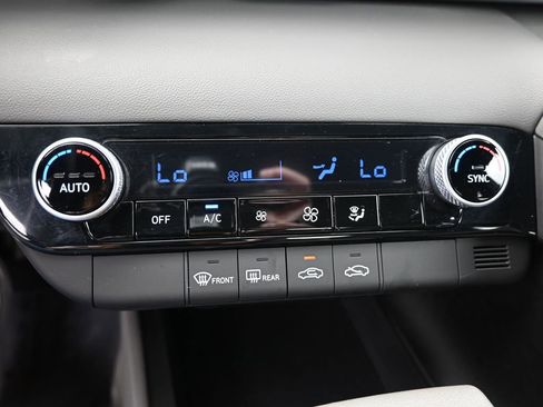 Certified 2023 Hyundai Elantra SEL image 18