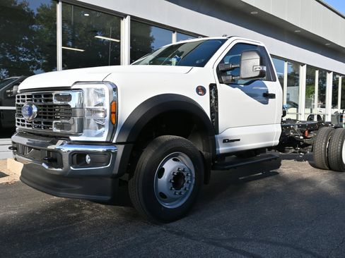 New 2026 Ford F450 XL w/ XL Chrome Package RWD image 1
