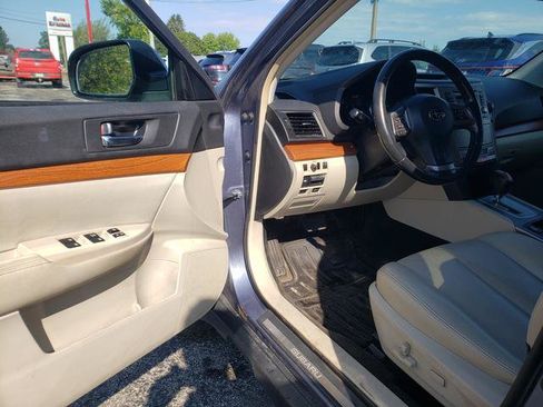 Used 2013 Subaru Outback 2.5i Limited w/ Moonroof Pkg AWD/4WD image 11
