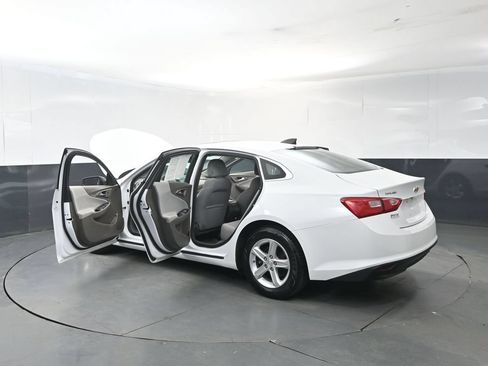 Used 2021 Chevrolet Malibu LS FWD image 21