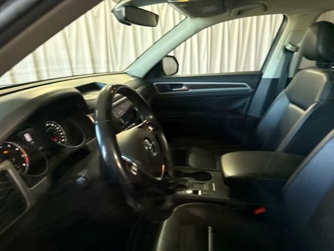 Used 2019 Volkswagen Atlas SE FWD image 19