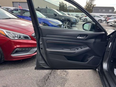 Used 2022 Nissan Altima 2.5 SR image 15