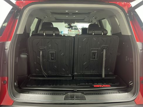 Used 2022 GMC Acadia AT4 w/ Technology Package AWD/4WD image 17