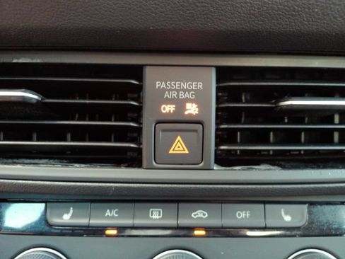 Used 2024 Volkswagen Jetta Sport FWD image 41