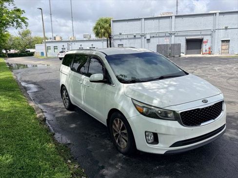 Used 2017 Kia Sedona SX FWD image 11