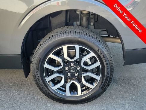 Used 2022 Ford Maverick Lariat w/ Lariat Luxury Package FWD image 25