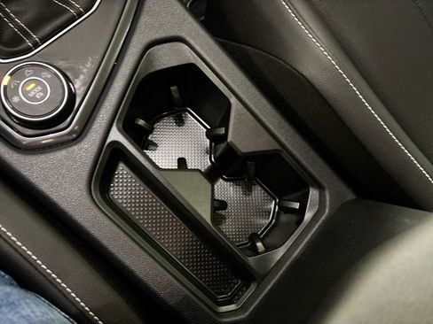 Used 2022 Volkswagen Tiguan SE image 15