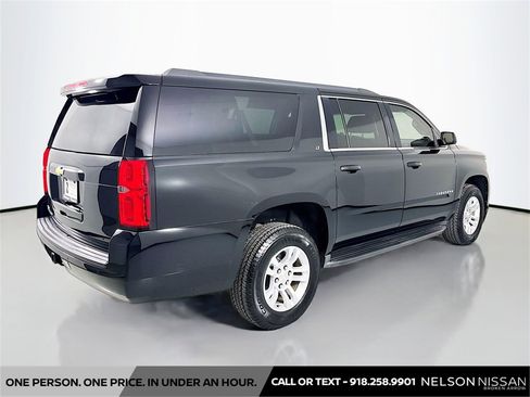 Used 2018 Chevrolet Suburban LT image 5