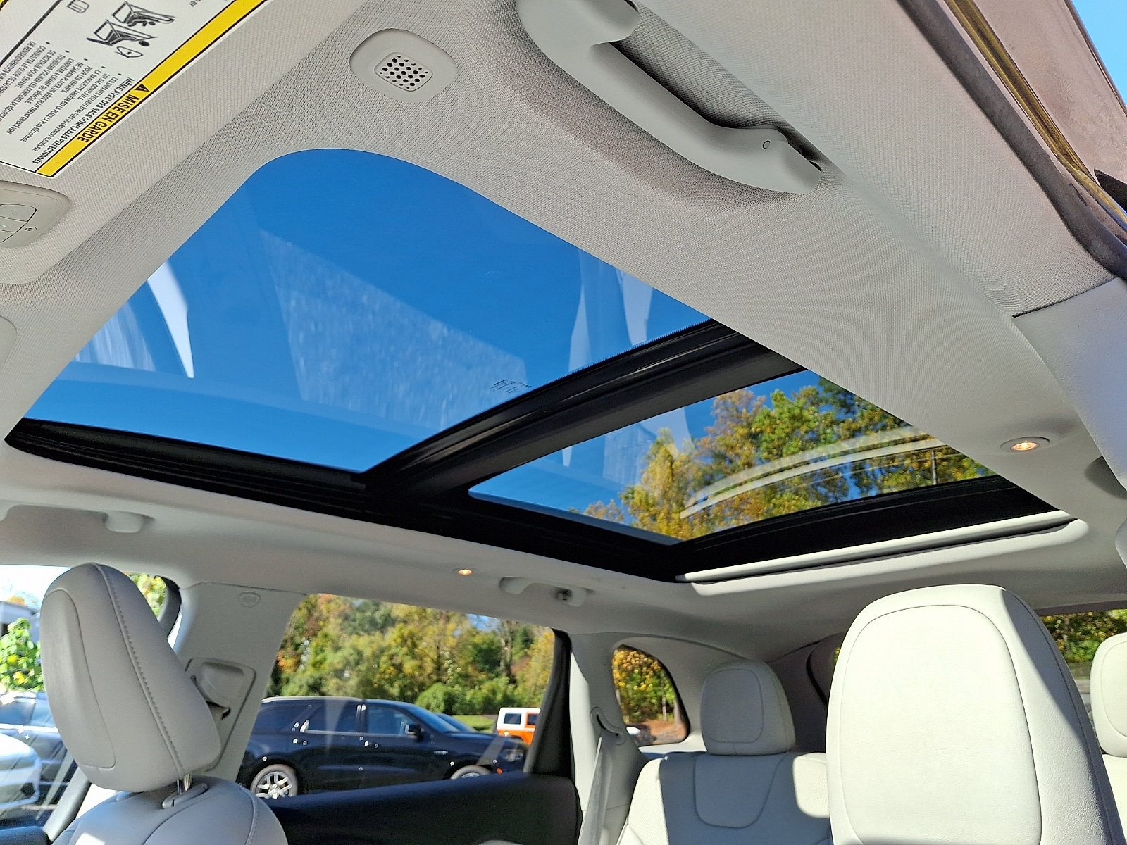 Certified 2020 Jeep Cherokee Limited AWD/4WD image 15