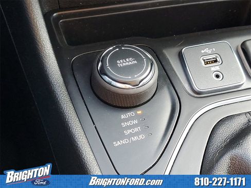 Used 2019 Jeep Cherokee Latitude Plus w/ Cold Weather Group image 25