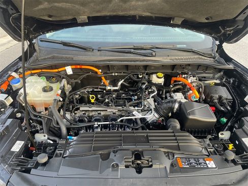 Used 2023 Ford Escape Platinum w/ Premium Technology Package image 30