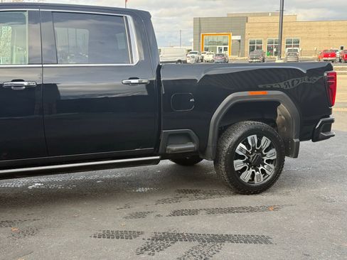 Used 2024 GMC Sierra 3500 Denali w/ Denali Reserve Package image 9