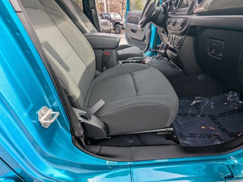 Used 2019 Jeep Wrangler Unlimited Sahara image 13