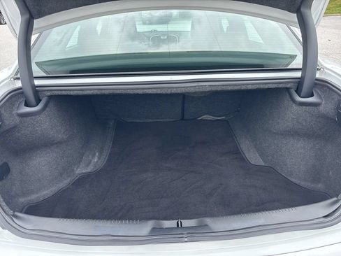 Used 2018 Chrysler 300 C w/ Safetytec Plus Group RWD image 6