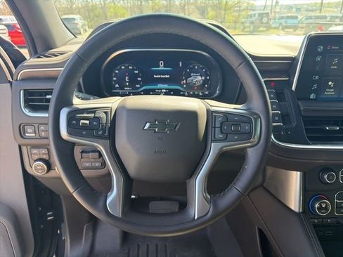 Used 2024 Chevrolet Tahoe Z71 w/ Z71 Off-Road Package AWD/4WD image 6