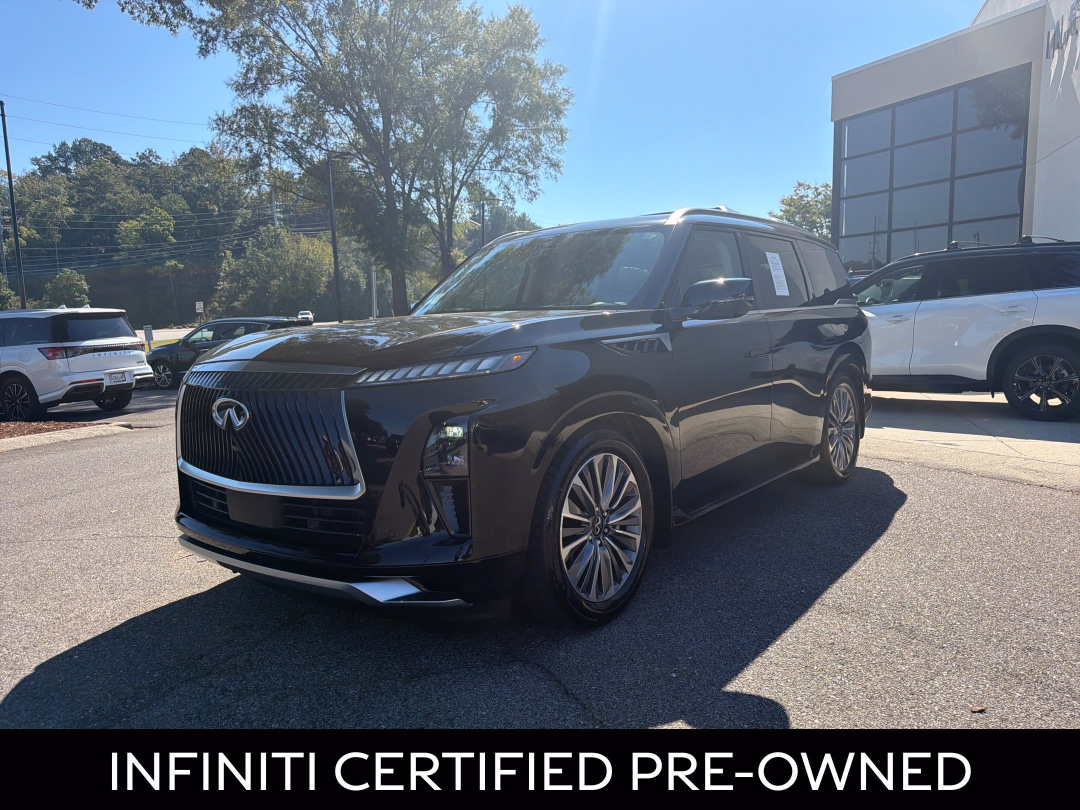 Certified 2026 INFINITI QX80 Luxe RWD image 5
