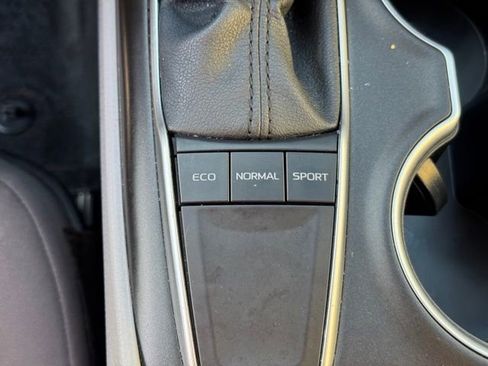 Used 2022 Toyota Camry LE image 24