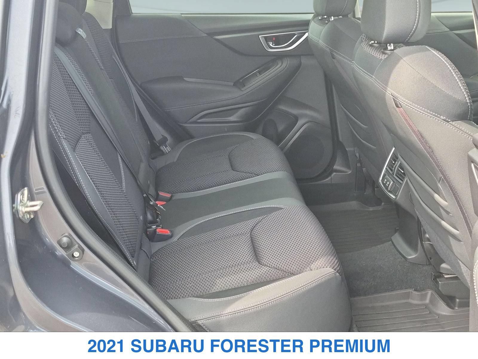 Used 2021 Subaru Forester Premium AWD/4WD image 21