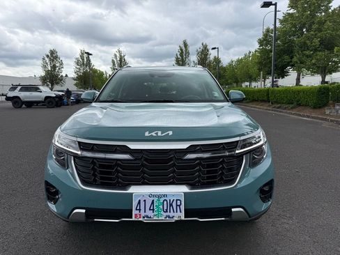 Used 2025 Kia Seltos EX FWD image 2
