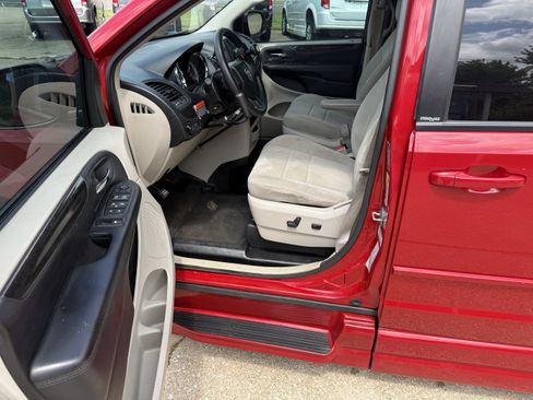 Used 2012 Dodge Grand Caravan SXT FWD image 13