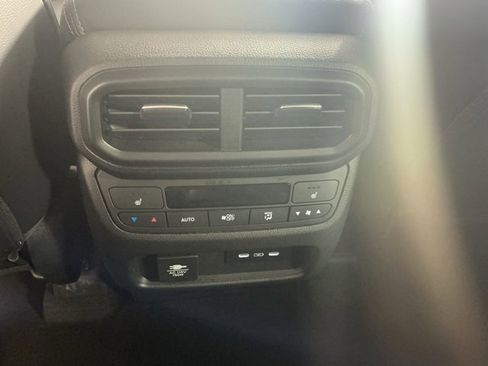 Used 2024 Honda Pilot Elite image 23