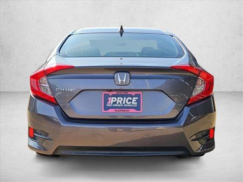 Used 2018 Honda Civic EX image 7