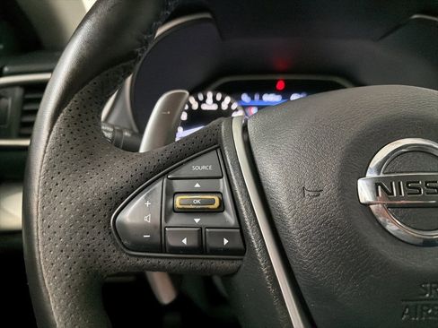 Used 2017 Nissan Maxima SR image 21