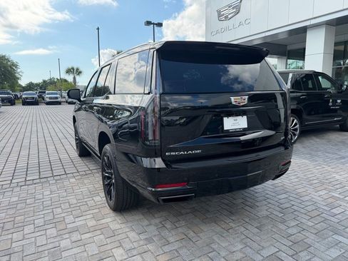 Used 2025 Cadillac Escalade Sport w/ Touring Package AWD/4WD image 7