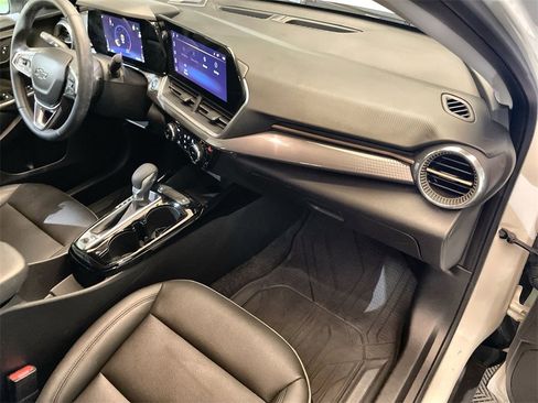 Used 2024 Chevrolet Trax ACTIV w/ Driver Confidence Package image 26