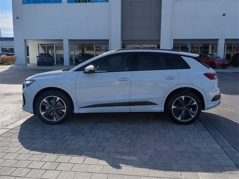 Used 2023 Audi Q4 e-tron Premium Plus w/ Premium Plus image 6