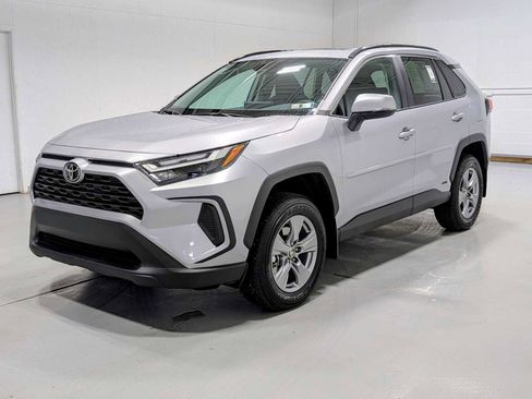 Used 2025 Toyota RAV4 XLE image 1